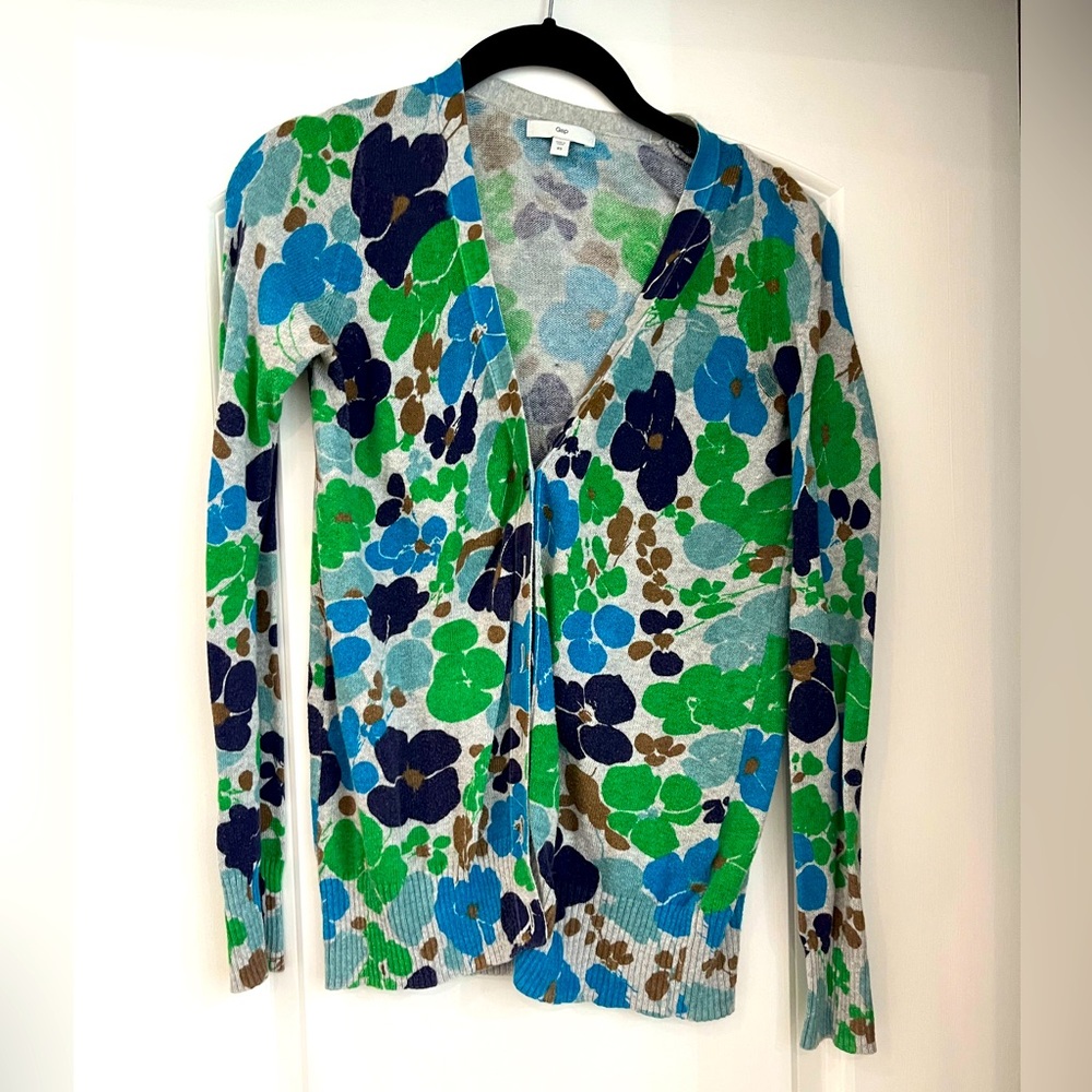 Gap XS floral cardigan sweater